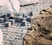 ile podsypki pod kostkę na m2 powierzchni