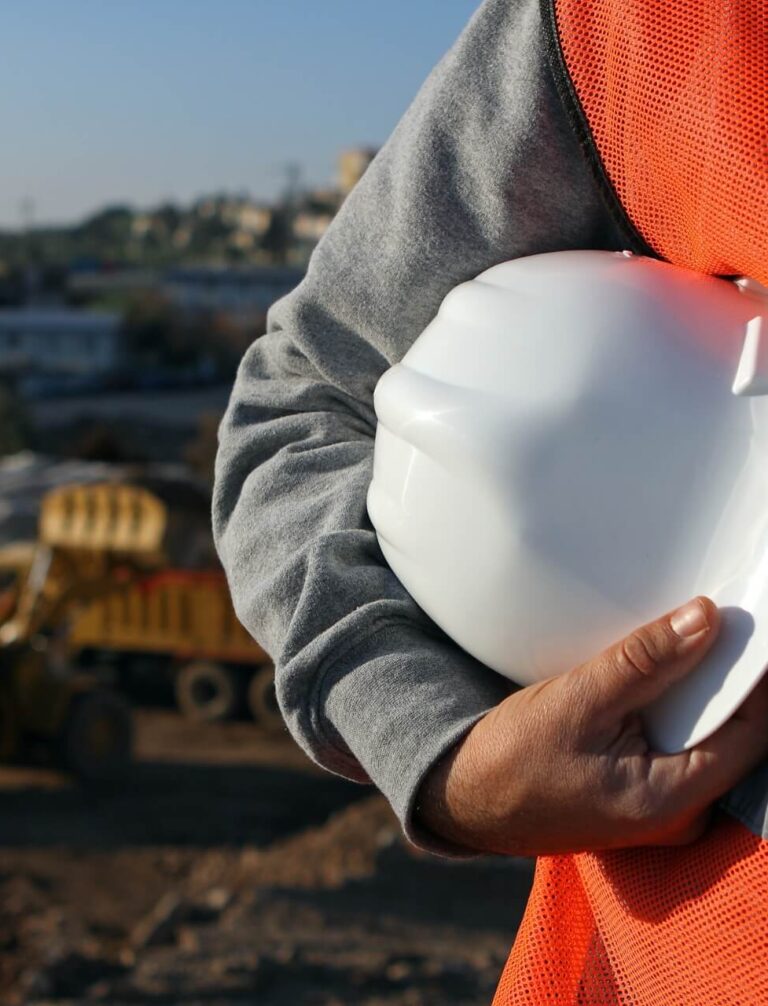 Portwest – co to za firma z kamizelką odblaskową