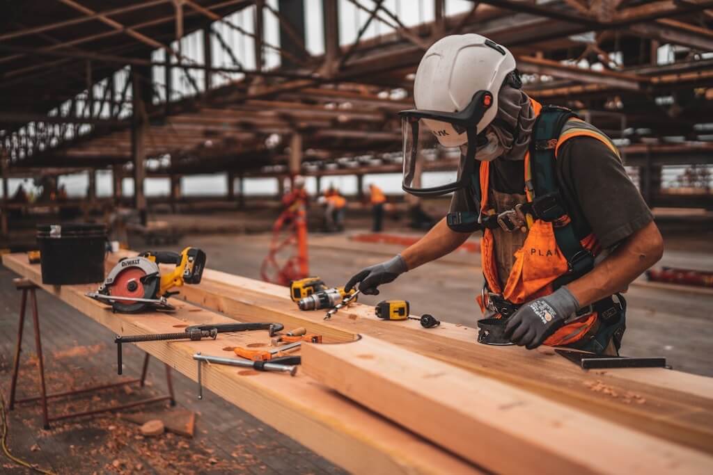 Zestawy próżniowe do stabilizacji drewna – jak skutecznie chronić i wzmacniać materiały w stolarstwie?